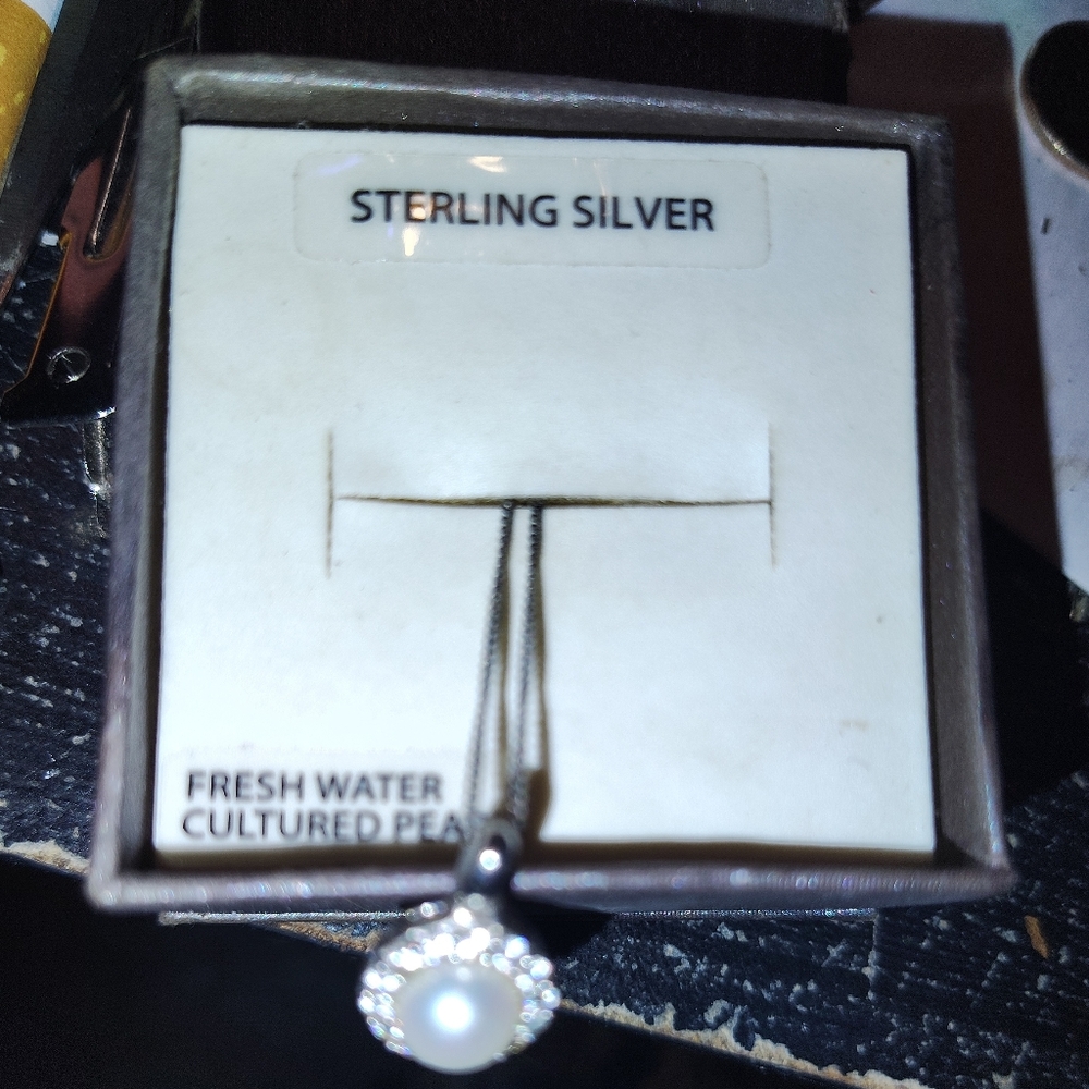 Elegant Silver Pearl Pendant Necklace